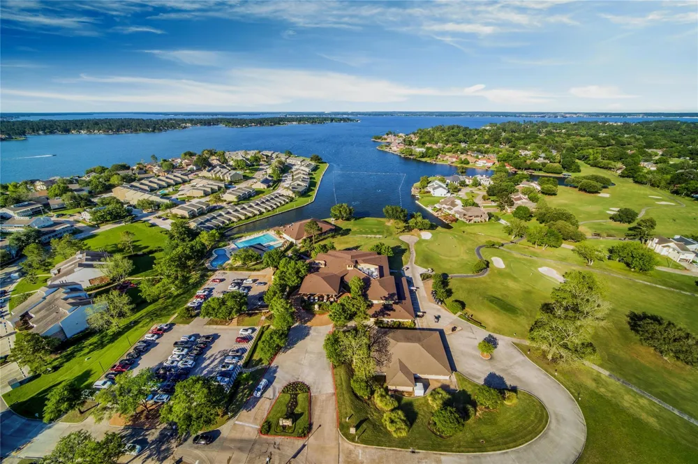 142 Lakeside Drive Conroe, TX 77356