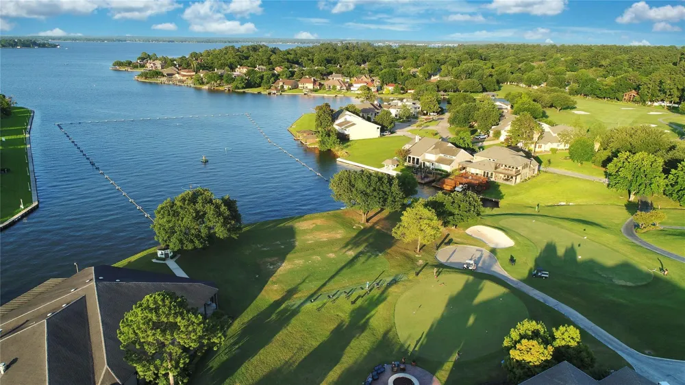 142 Lakeside Drive Conroe, TX 77356