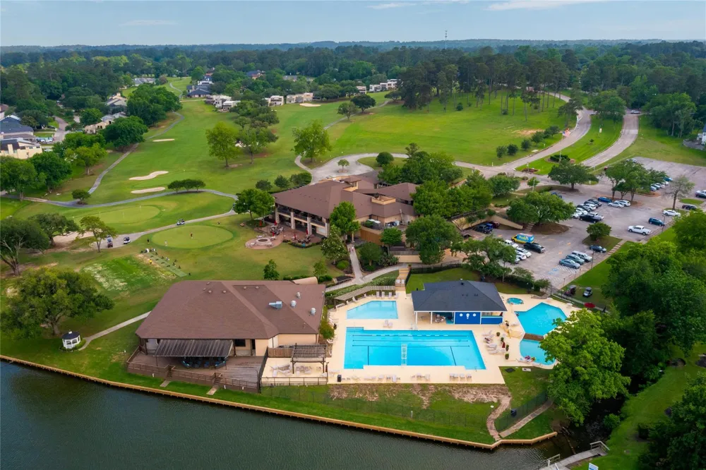 142 Lakeside Drive Conroe, TX 77356