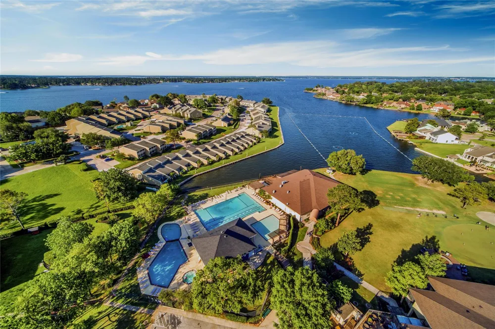 142 Lakeside Drive Conroe, TX 77356