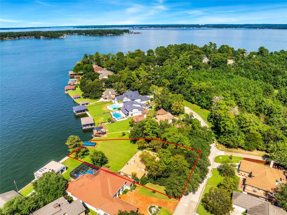 142 Lakeside Drive Conroe, TX 77356