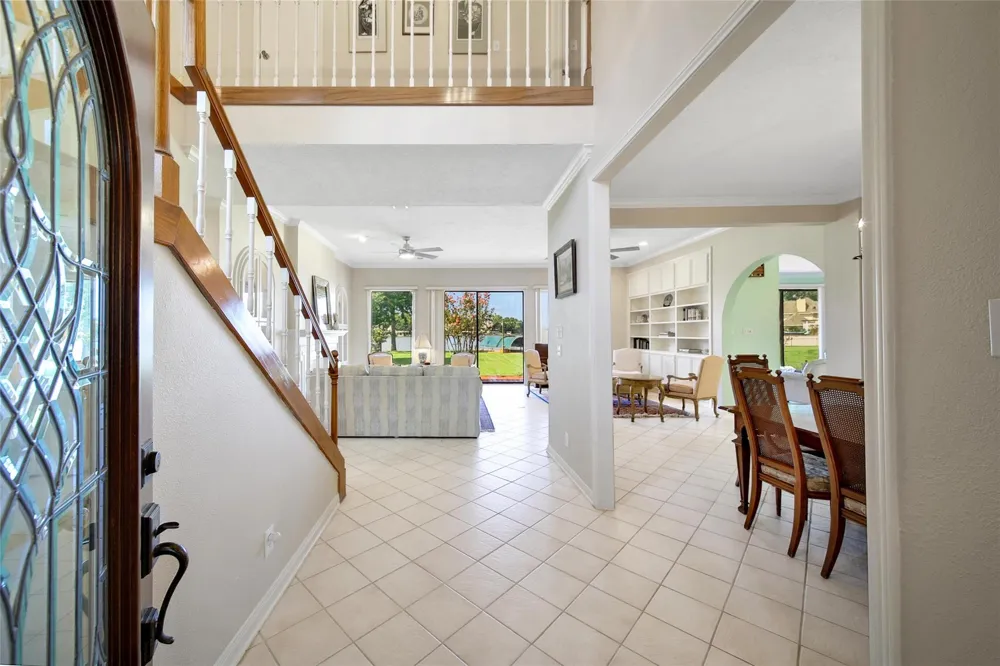 142 Lakeside Drive Conroe, TX 77356