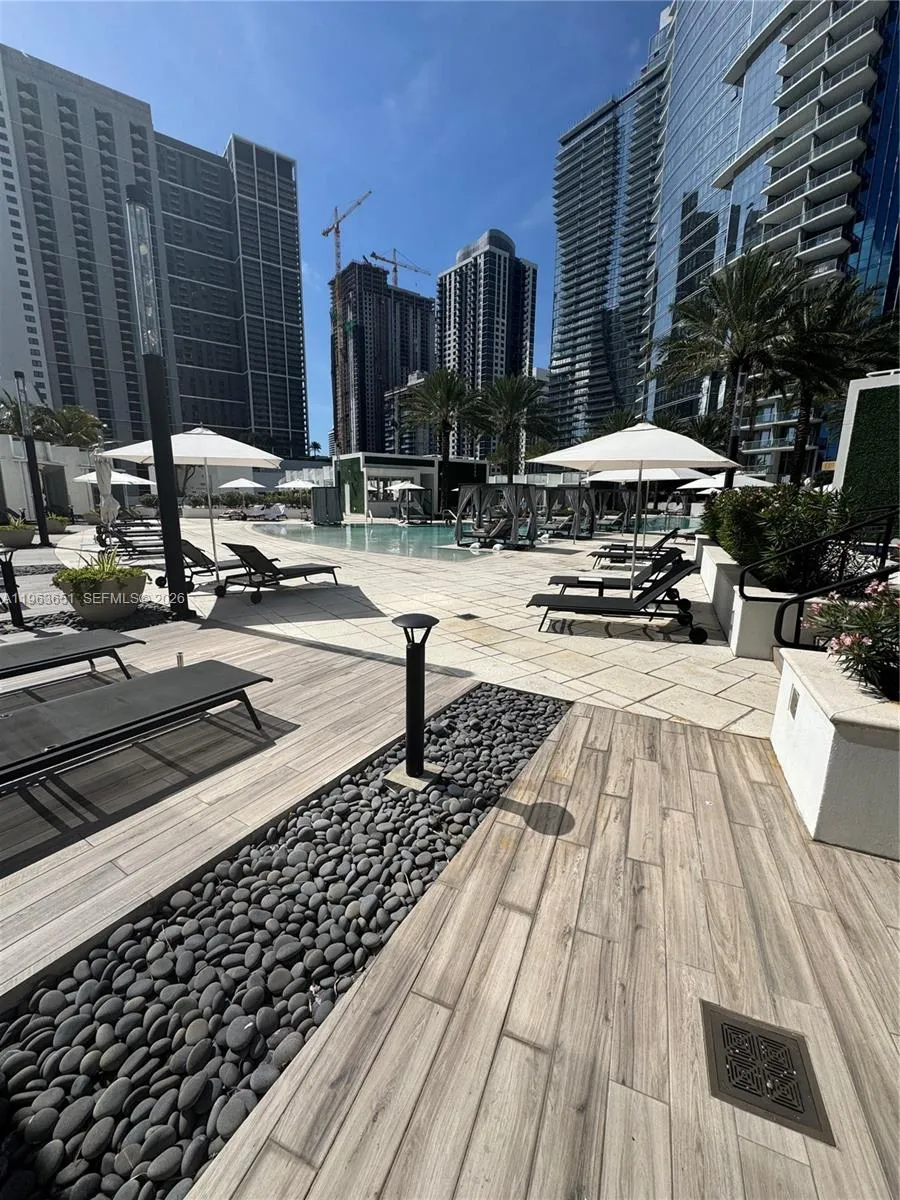 851 NE 1st ave #1 Miami, FL 33132