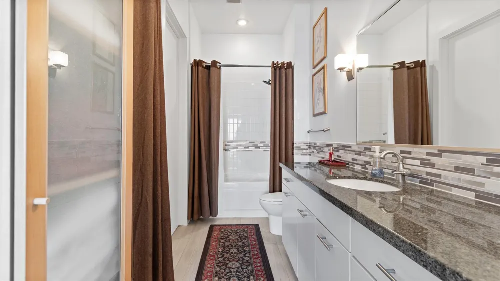 4821 E Nasa Parkway #11SW Seabrook, TX 77586