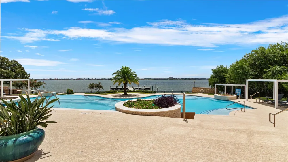 4821 E Nasa Parkway #11SW Seabrook, TX 77586