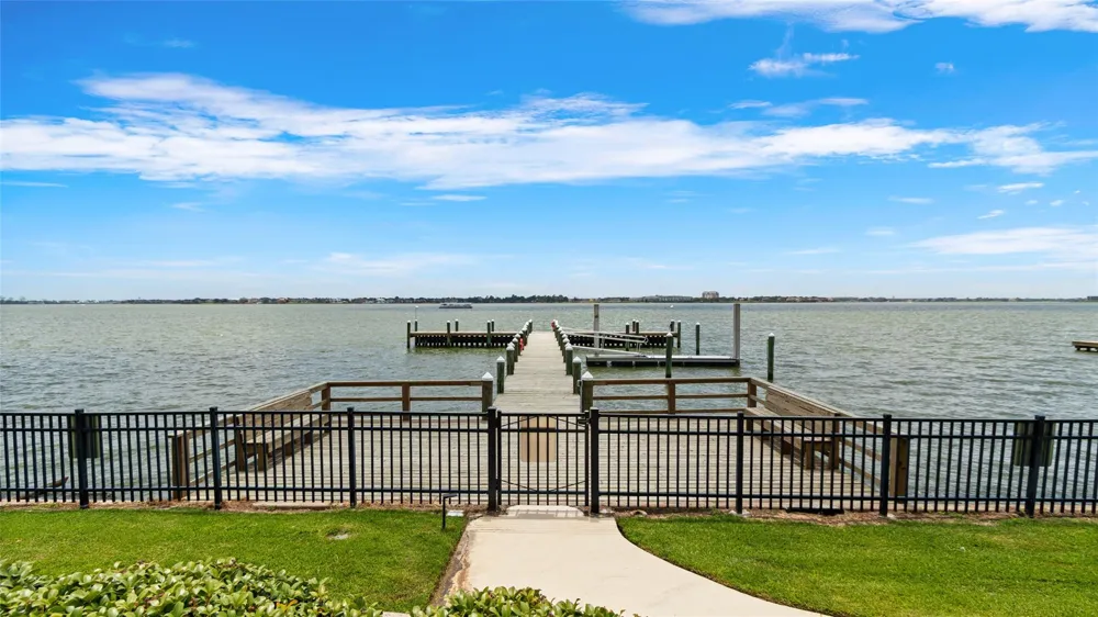 4821 E Nasa Parkway #11SW Seabrook, TX 77586