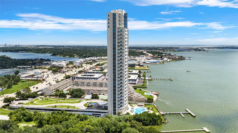 4821 E Nasa Parkway #11SW Seabrook, TX 77586