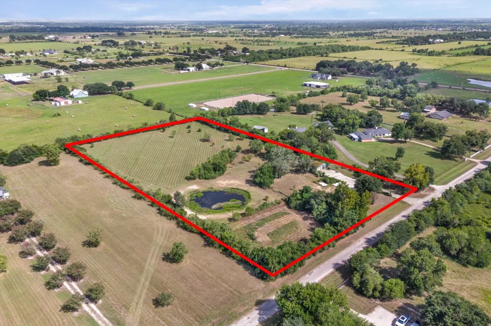 18106 Domino Road Waller, TX 77484