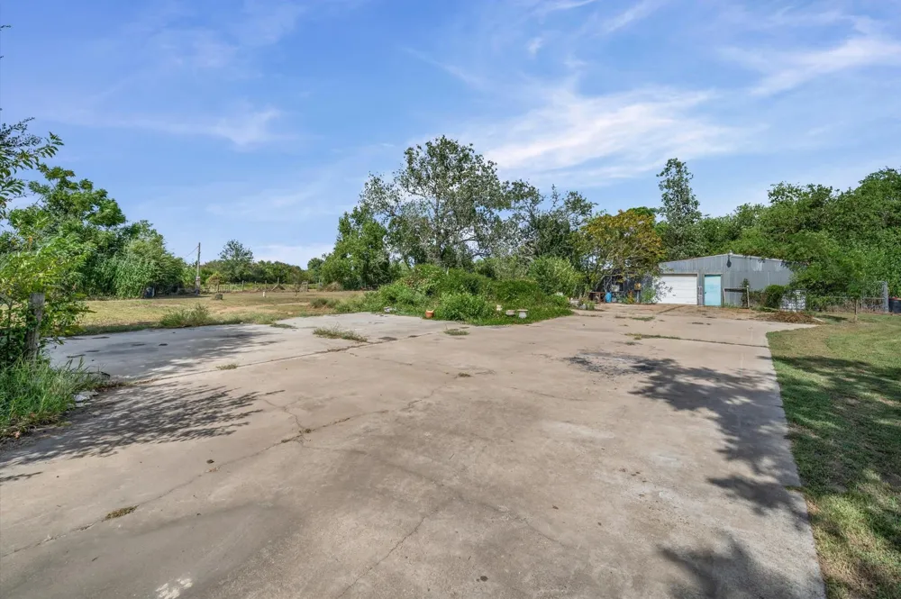 18106 Domino Road Waller, TX 77484