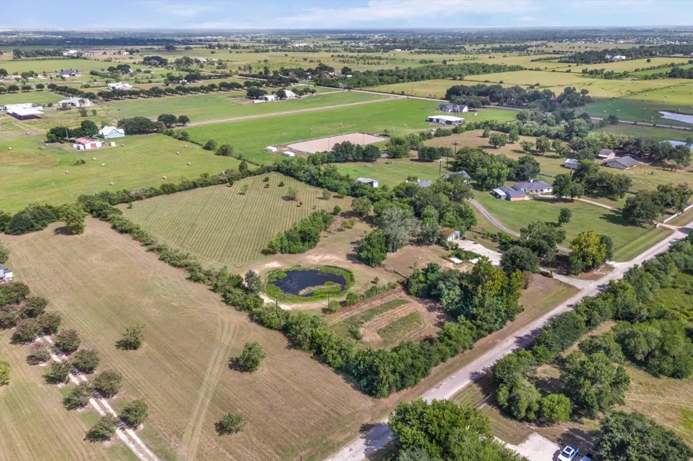 18106 Domino Road Waller, TX 77484