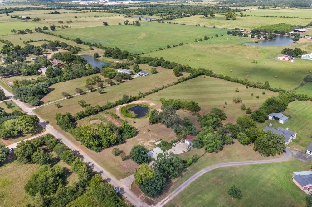 18106 Domino Road Waller, TX 77484