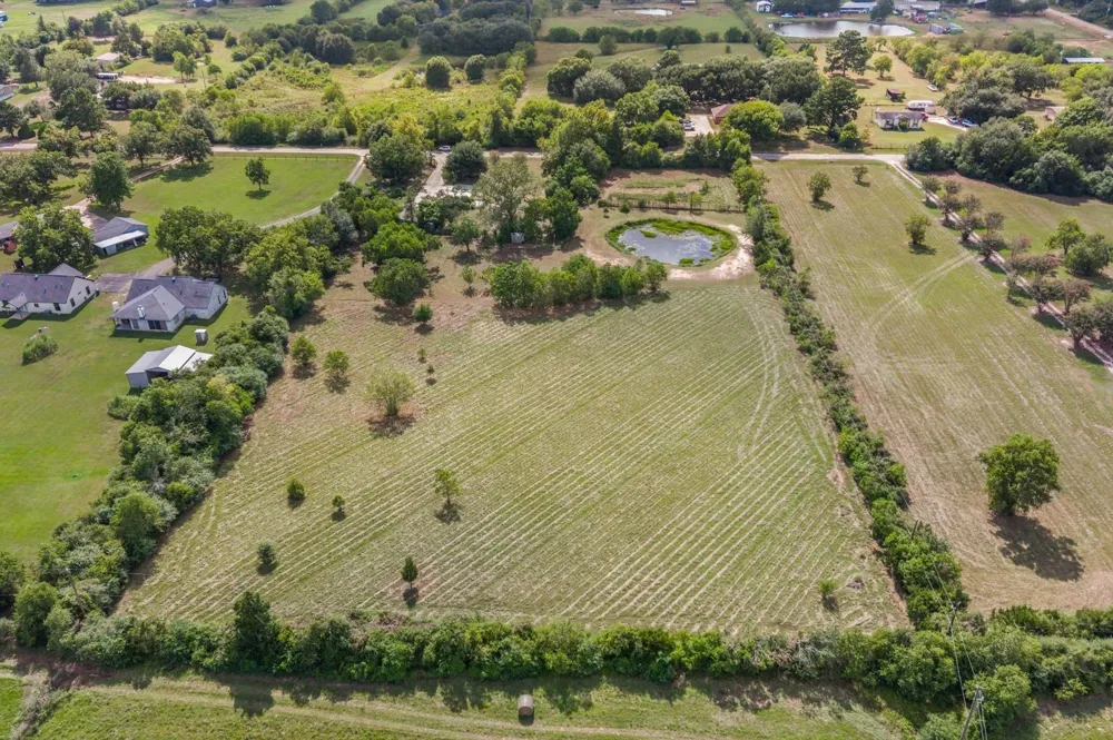 18106 Domino Road Waller, TX 77484