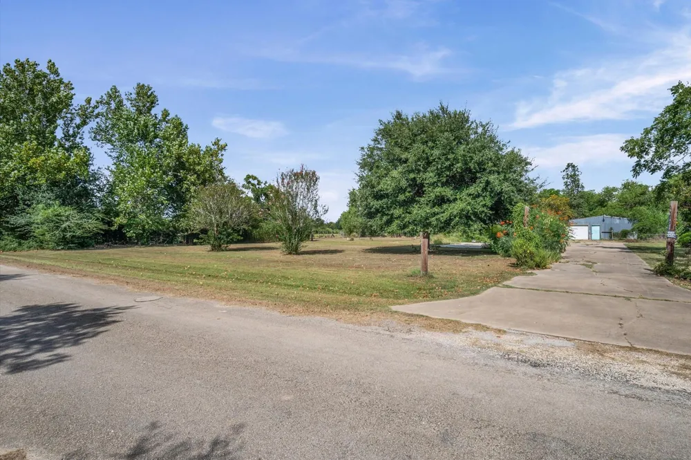 18106 Domino Road Waller, TX 77484