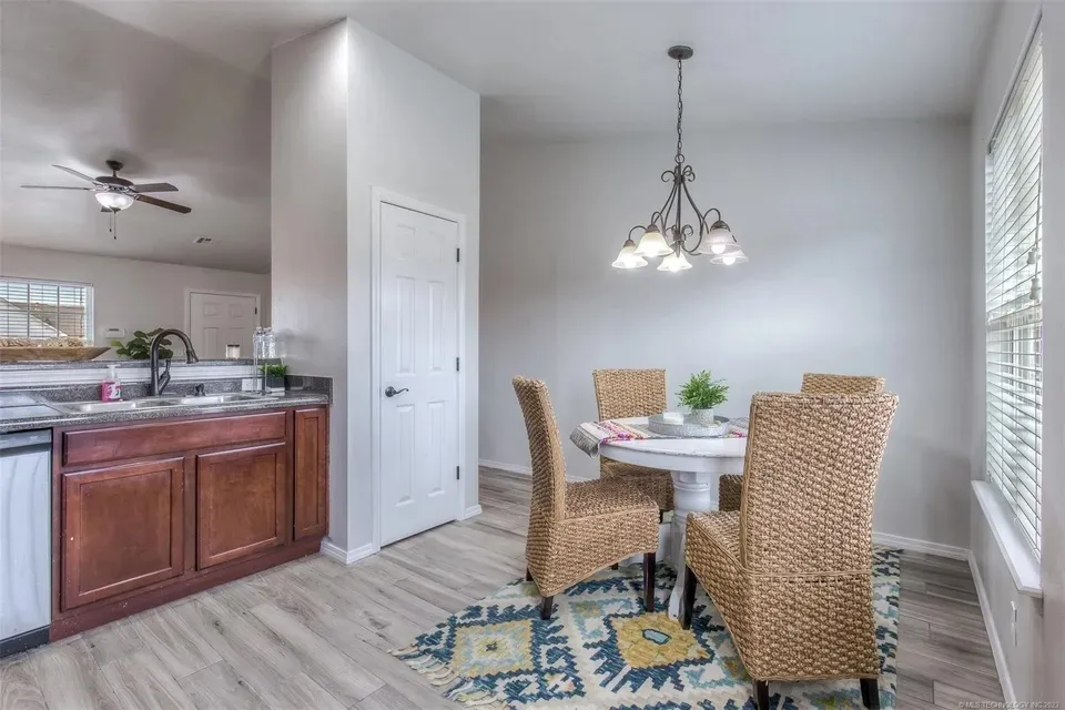 8693 S 262nd EastAvenue Broken Arrow, OK 74014