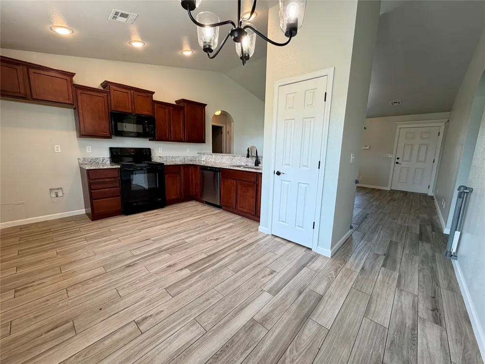8693 S 262nd EastAvenue Broken Arrow, OK 74014