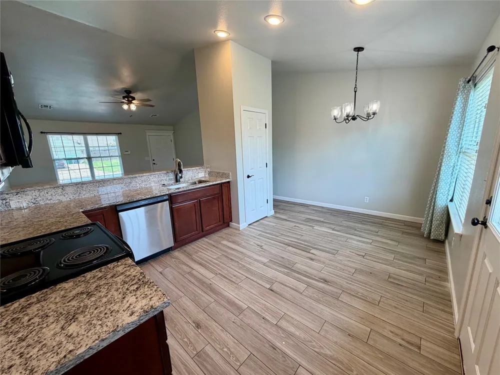 8693 S 262nd EastAvenue Broken Arrow, OK 74014