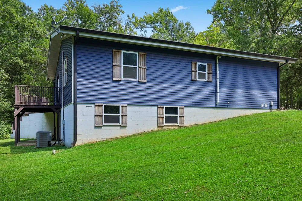 432 Parker Ln Bradyville, TN 37026