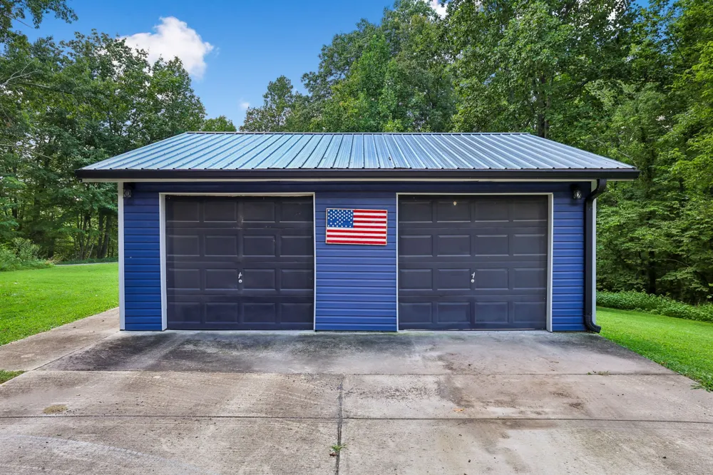 432 Parker Ln Bradyville, TN 37026