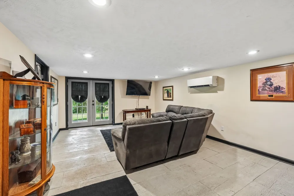 432 Parker Ln Bradyville, TN 37026