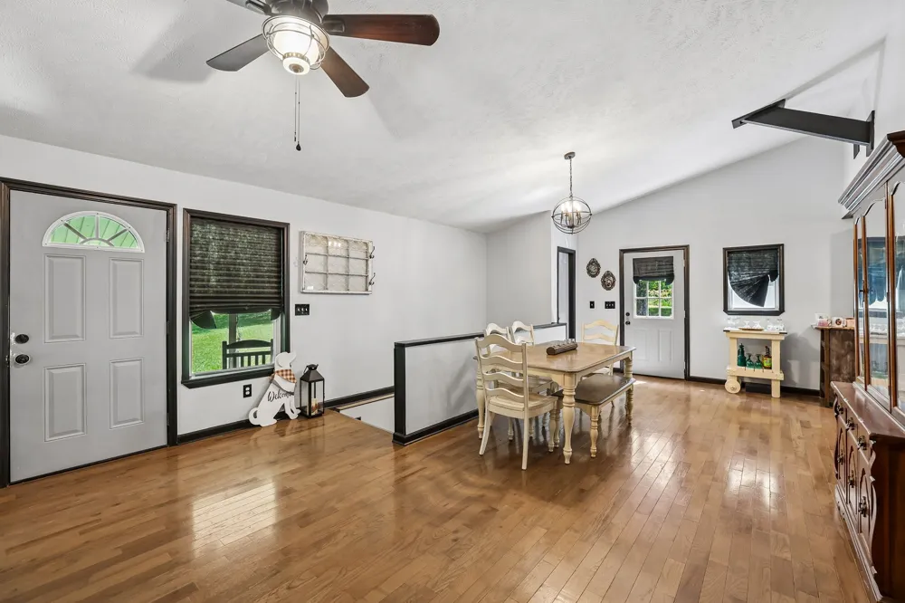 432 Parker Ln Bradyville, TN 37026