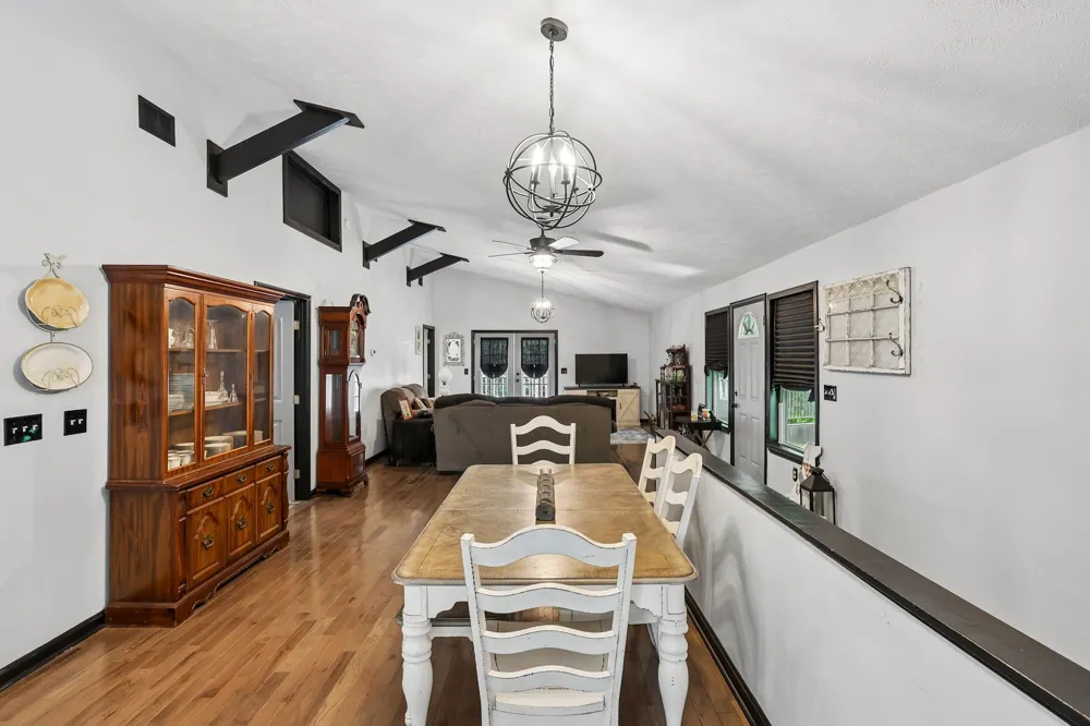 432 Parker Ln Bradyville, TN 37026