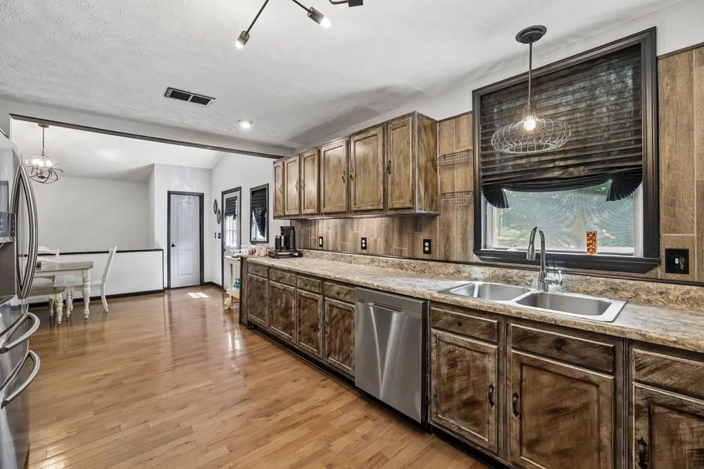 432 Parker Ln Bradyville, TN 37026