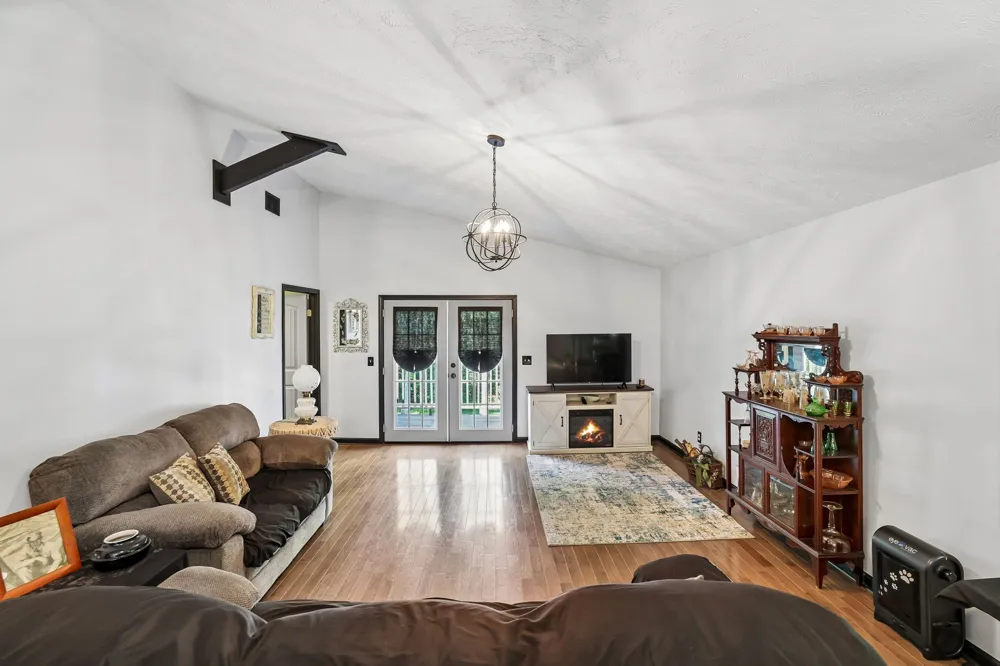 432 Parker Ln Bradyville, TN 37026