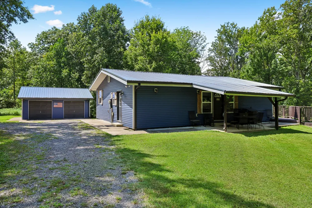 432 Parker Ln Bradyville, TN 37026