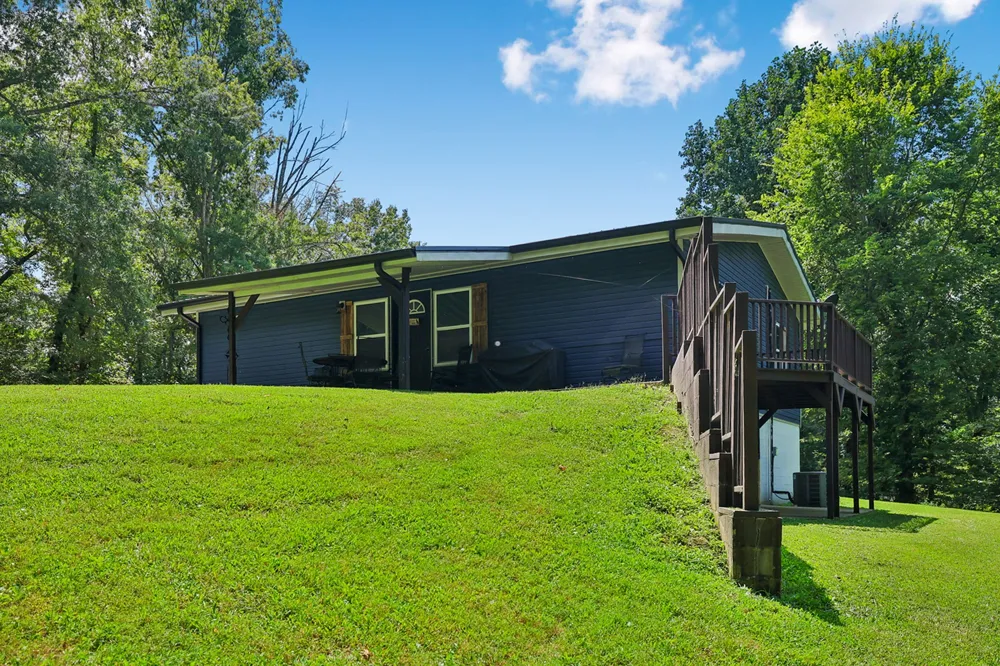 432 Parker Ln Bradyville, TN 37026