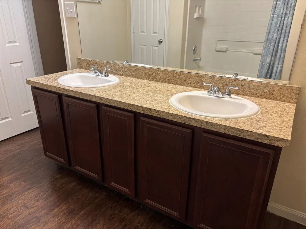 11418 El Diamante Drive Houston, TX 77048