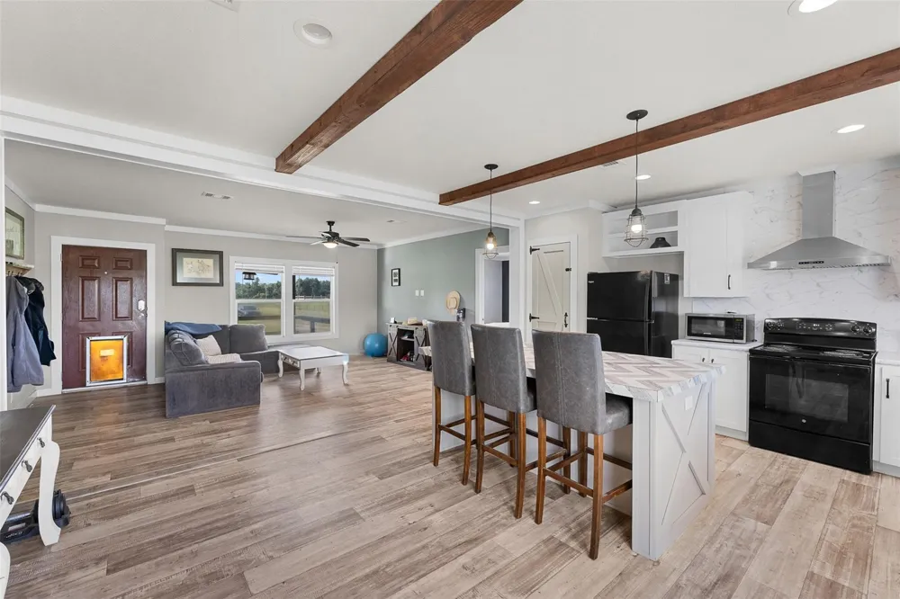 11043 County Road 336 Caldwell, TX 77836