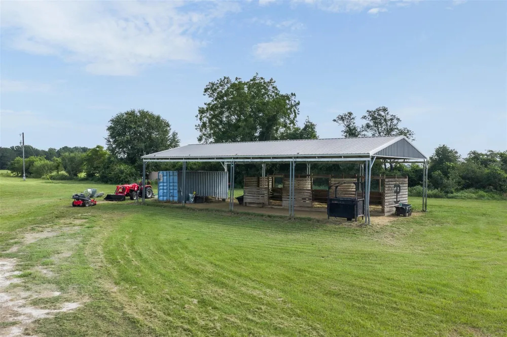 11043 County Road 336 Caldwell, TX 77836