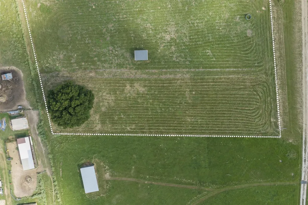 11043 County Road 336 Caldwell, TX 77836