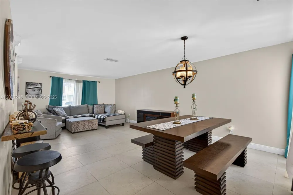 15530 SW 59th St Miami, FL 33193