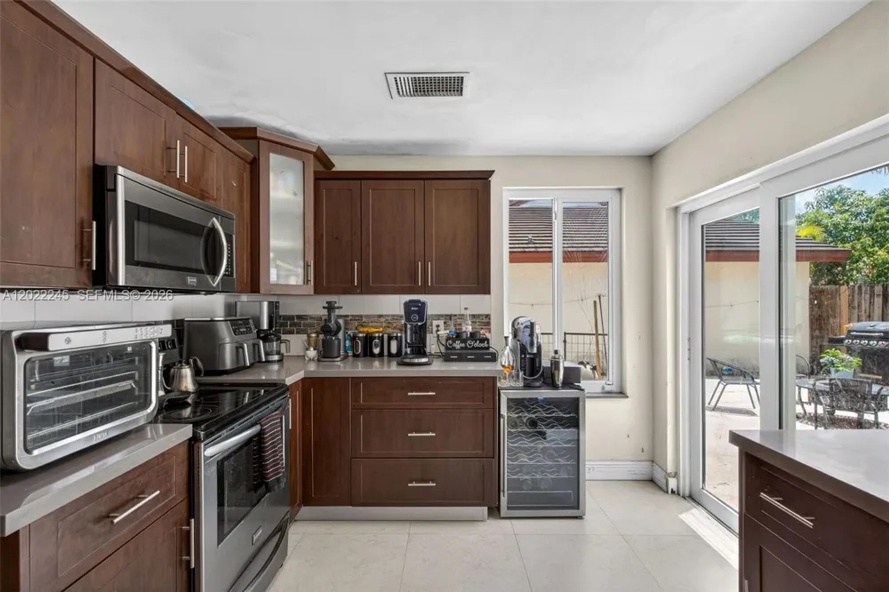 15530 SW 59th St Miami, FL 33193