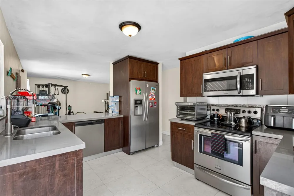 15530 SW 59th St Miami, FL 33193