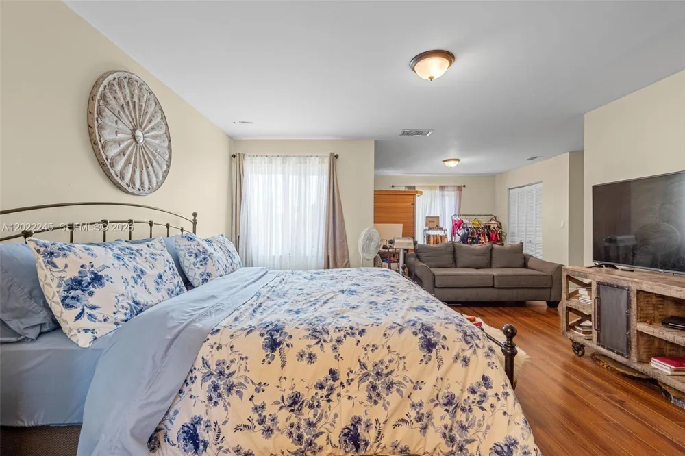 15530 SW 59th St Miami, FL 33193