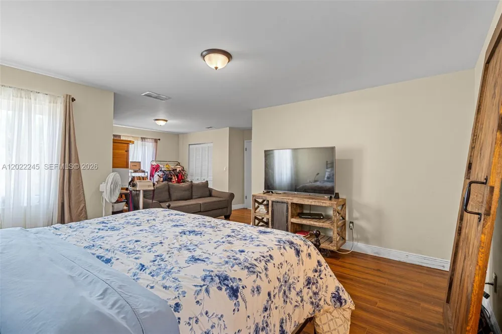 15530 SW 59th St Miami, FL 33193