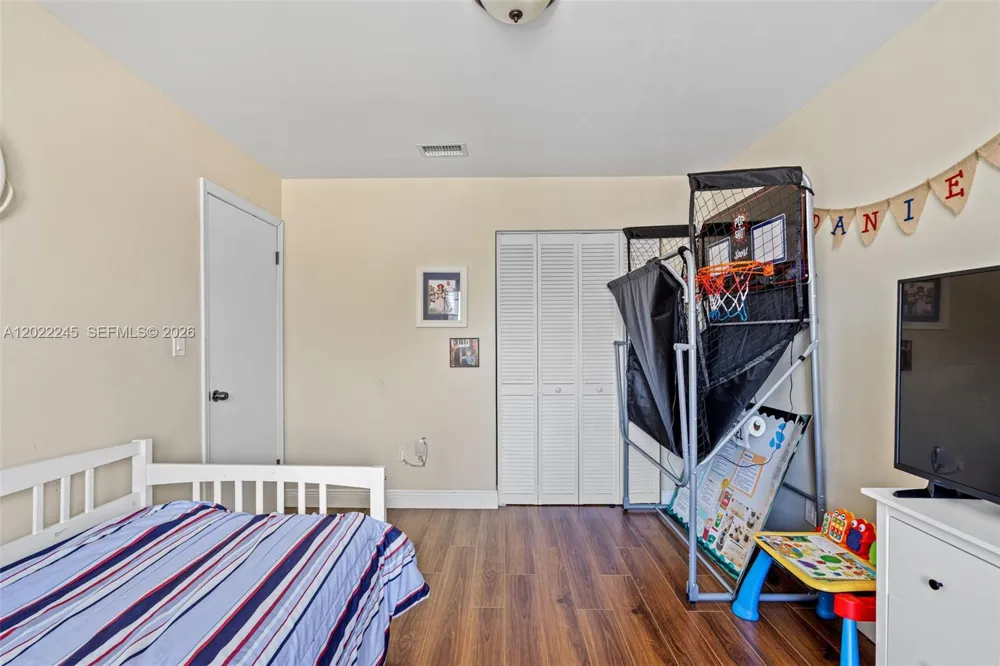 15530 SW 59th St Miami, FL 33193