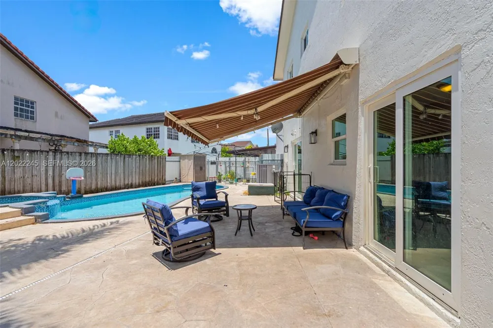 15530 SW 59th St Miami, FL 33193