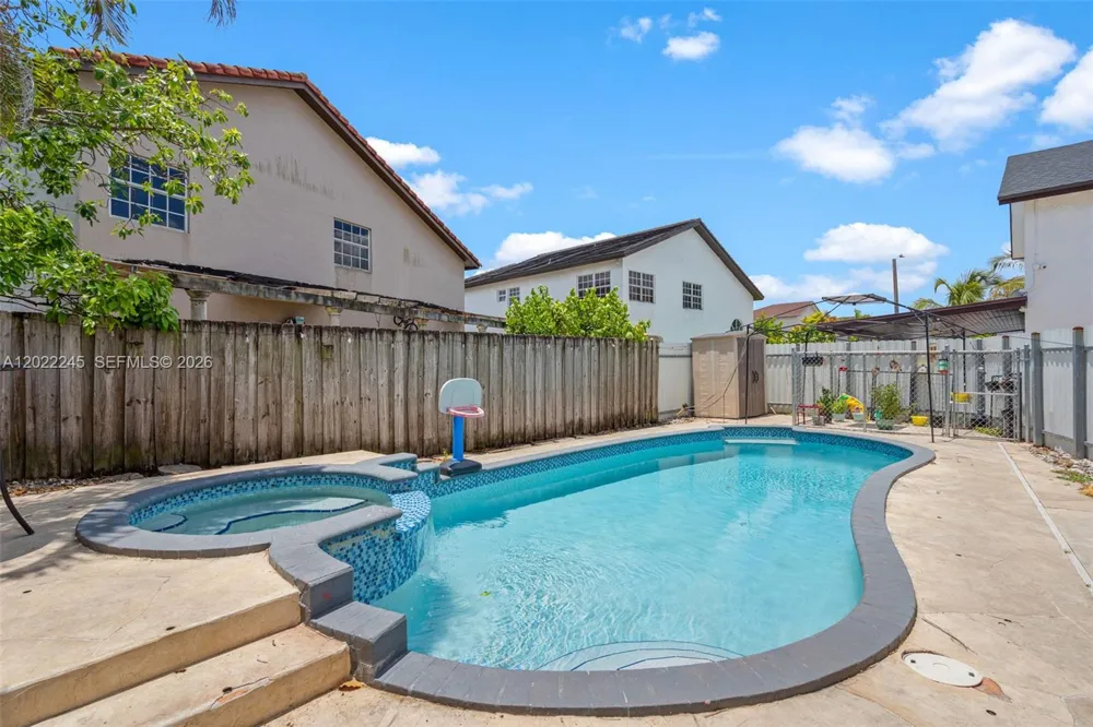 15530 SW 59th St Miami, FL 33193