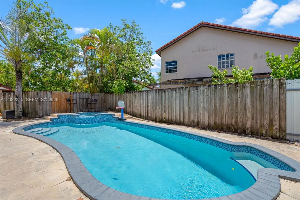 15530 SW 59th St Miami, FL 33193