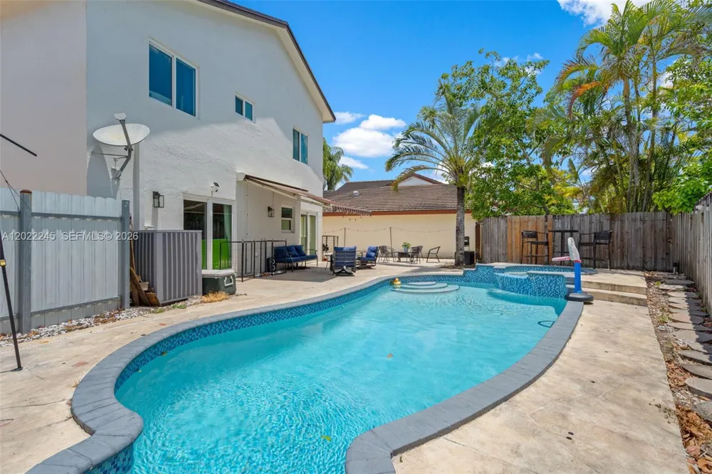 15530 SW 59th St Miami, FL 33193