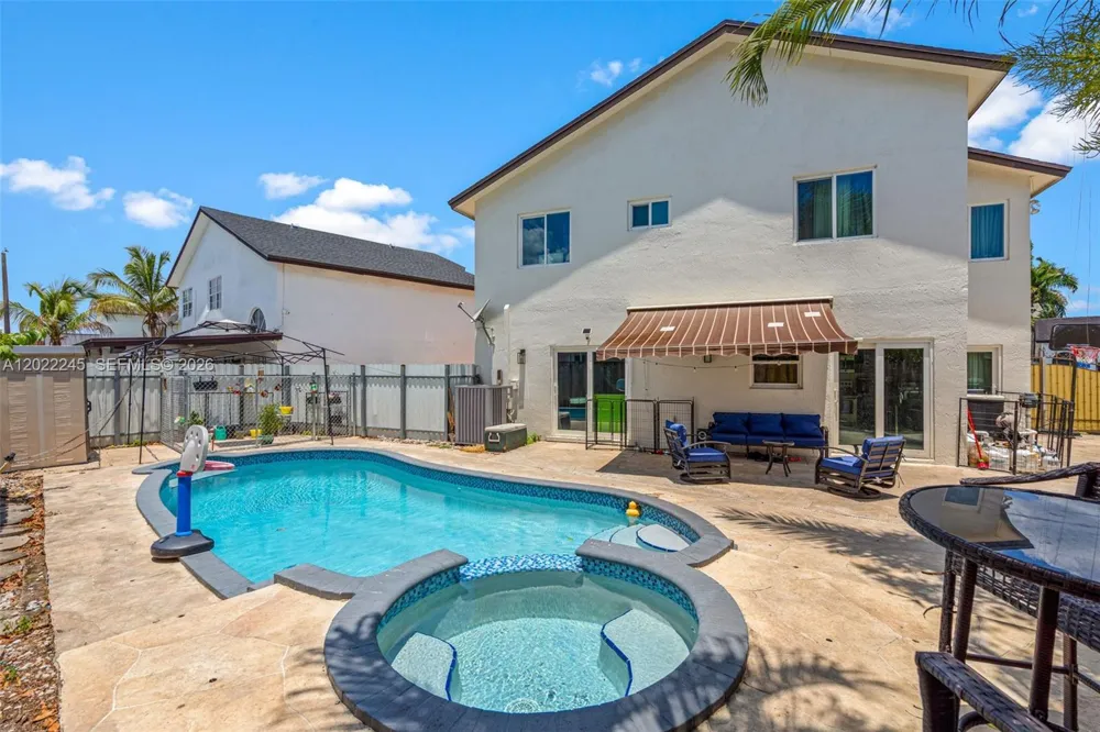 15530 SW 59th St Miami, FL 33193