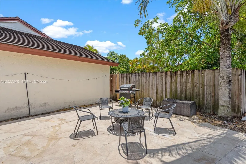 15530 SW 59th St Miami, FL 33193