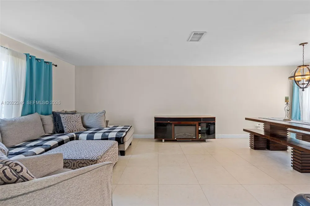 15530 SW 59th St Miami, FL 33193
