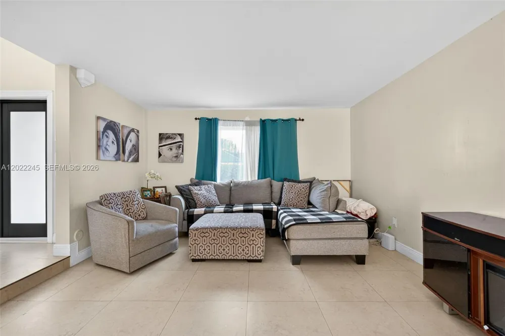 15530 SW 59th St Miami, FL 33193