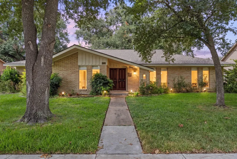 5730 Rutherglenn Drive Houston, TX 77096