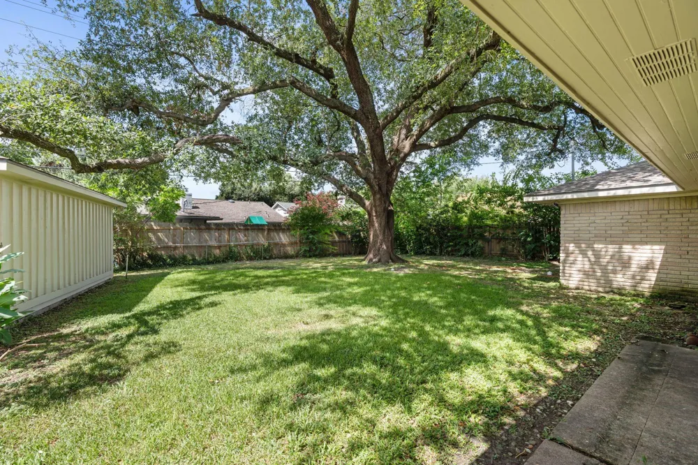 5730 Rutherglenn Drive Houston, TX 77096