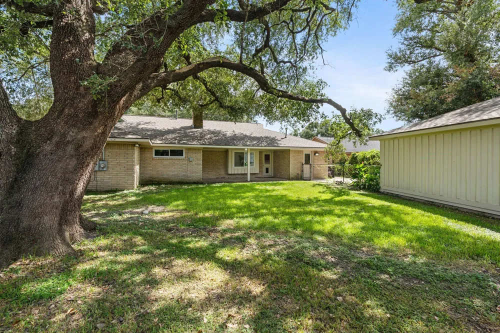 5730 Rutherglenn Drive Houston, TX 77096